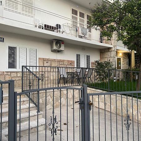 Apartamento Napjacu With Own Parking And Garden Herceg Novi Exterior foto