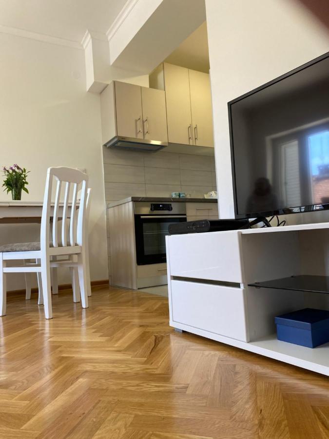 Apartamento Napjacu With Own Parking And Garden Herceg Novi Exterior foto