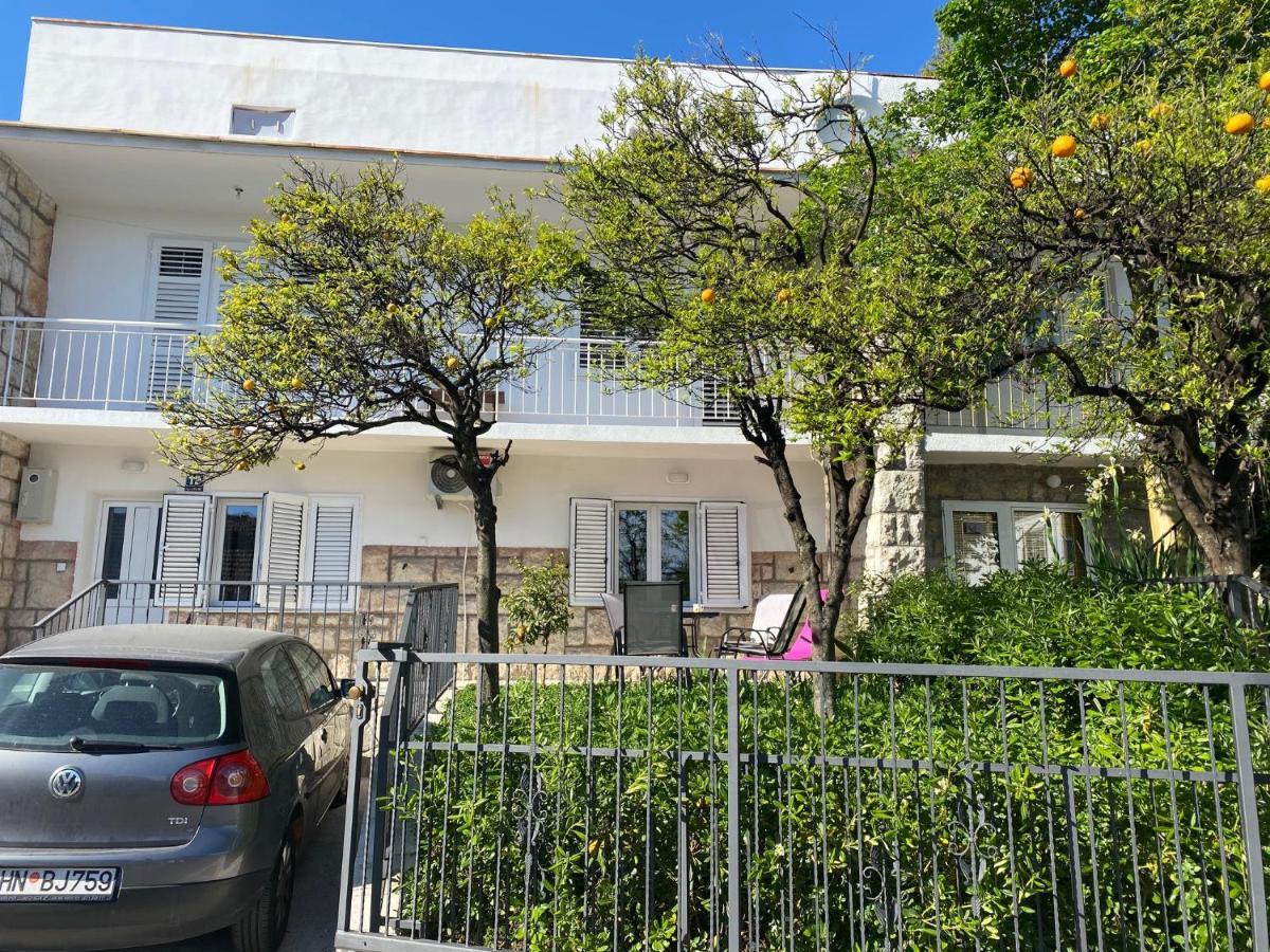 Apartamento Napjacu With Own Parking And Garden Herceg Novi Exterior foto