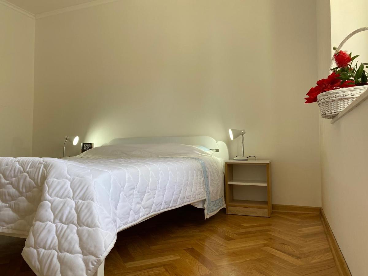 Apartamento Napjacu With Own Parking And Garden Herceg Novi Exterior foto