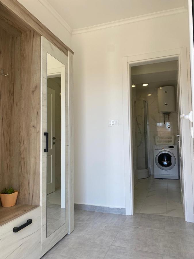 Apartamento Napjacu With Own Parking And Garden Herceg Novi Exterior foto