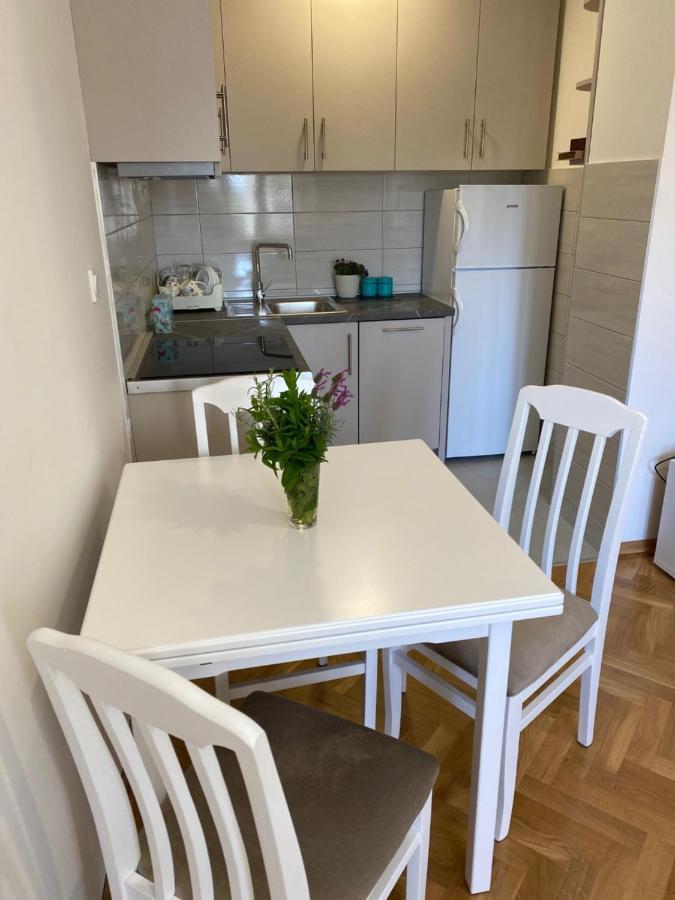 Apartamento Napjacu With Own Parking And Garden Herceg Novi Exterior foto
